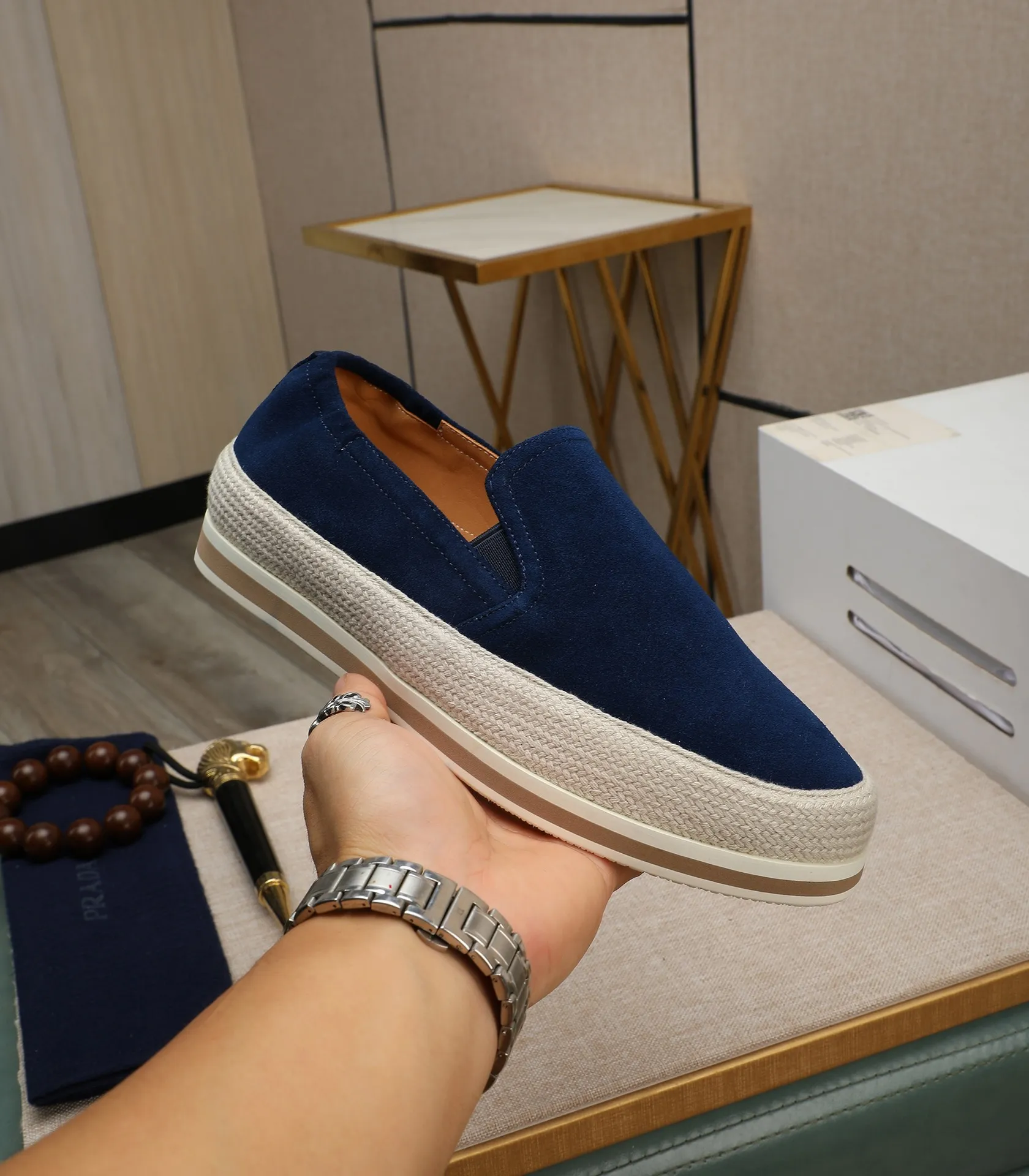 Men's men's shoes 💰460 high-end version. PRADA (Prada) men's casual style, compare the quality at the counter 🧚🏿♂️Imported cowhide fabric 🐎Water-dyed comfortable and soft cowhide lining for feet 🐂Genuine leather outsole with label 🎉 Size 38-44. Can be customized for 45💥🏆